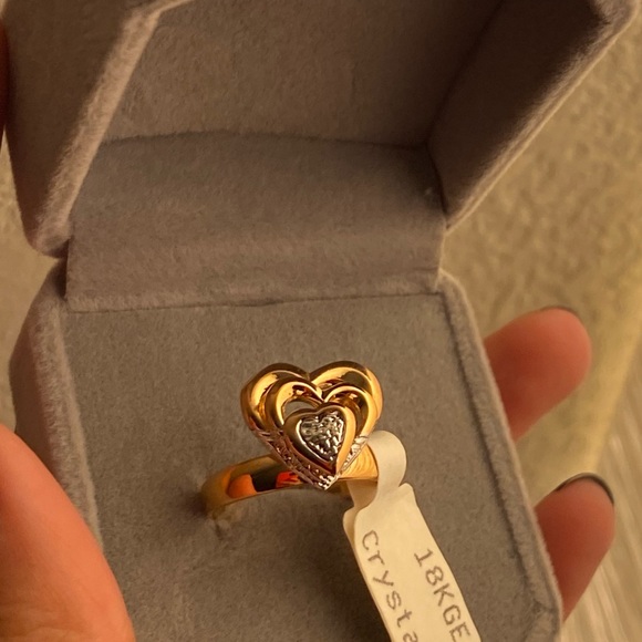 18k Valentines TRIPLE HEARTS GOLD RING - Picture 3 of 5
